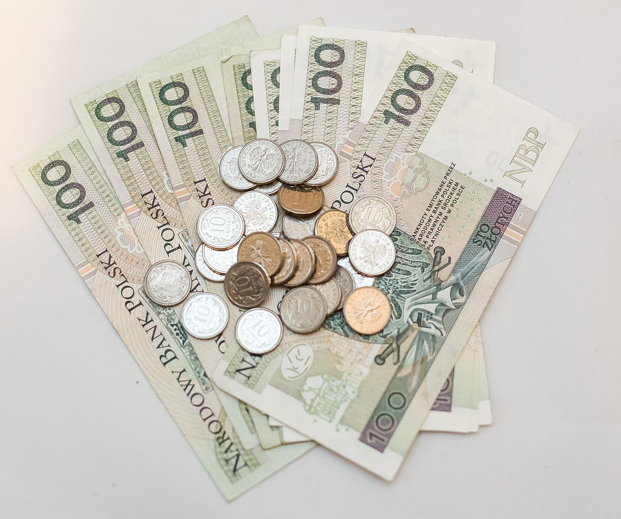 Grafico che mostra l'aumento delle pensioni per diverse categorie di lavoratori nel 2026.